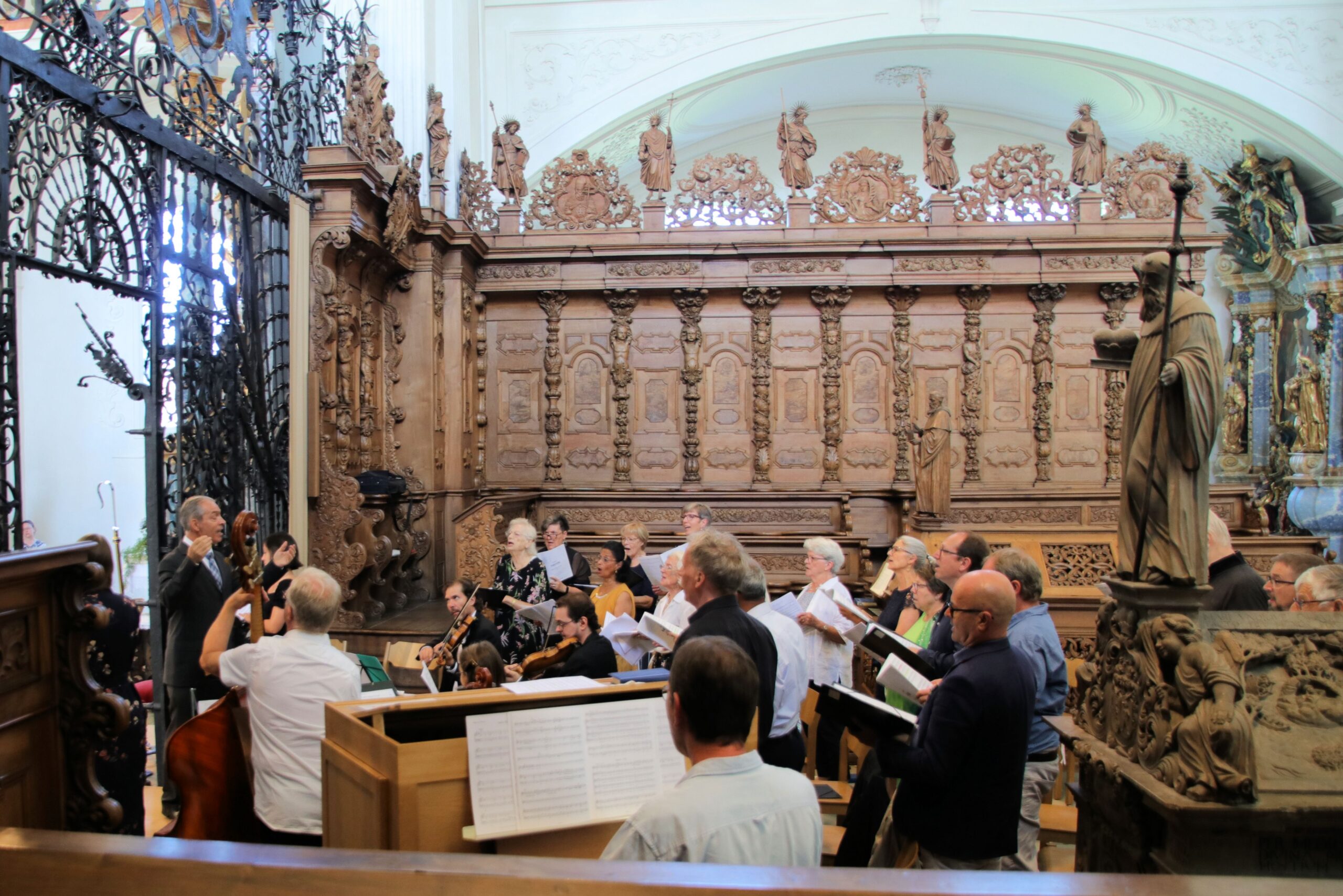 Cäcilienchor singt Messe inder Klosterkirche